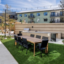 Courtyard Grills Outdoor courtyard space at Rivette Tower apartments in Austin.
